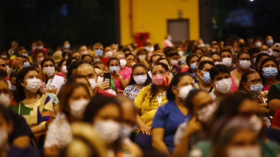 Servidores da Saúde terão aumento salarial de mais de 10% a partir de 2022, anuncia prefeitura de Manaus