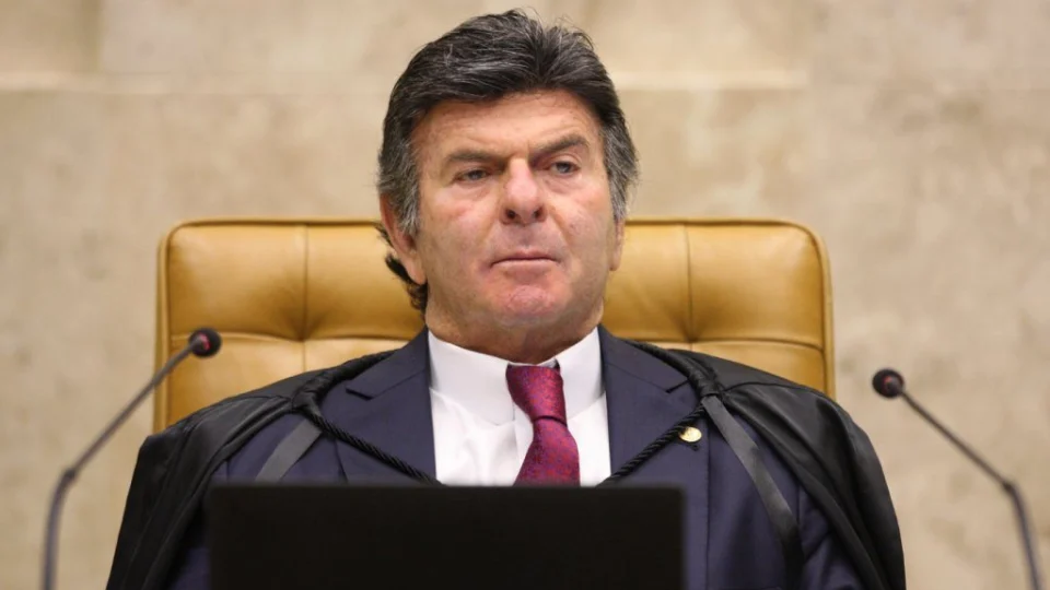 Desprezo às decisões judiciais configura crime de responsabilidade, diz Fux