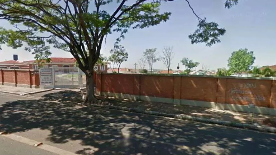 Mulher é presa por extorquir padre, após flagrar conversas íntimas entre o religioso e seu marido, em São Paulo