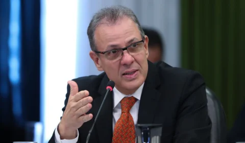 Brasil aumentará produção de petróleo a pedido dos EUA, afirma ministro de Minas e Energia