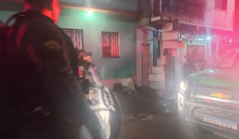Cabeleireiro é morto com 15 tiros em frente a um mercadinho na Zona Leste de Manaus