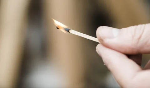 Mulher ateia fogo no marido e se arrepende em Belo Horizonte