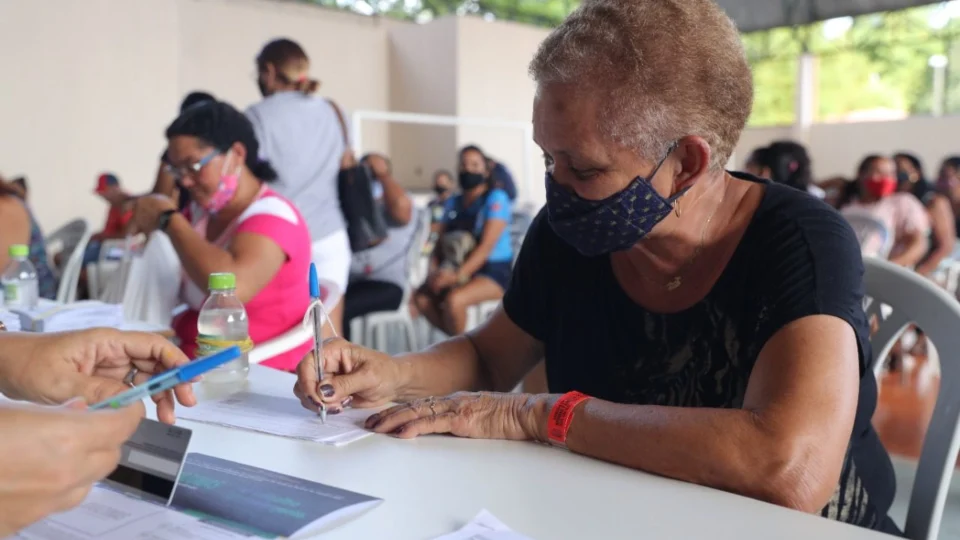 A partir desta segunda-feira, começa nova entrega dos cartões Auxílio Estadual no AM