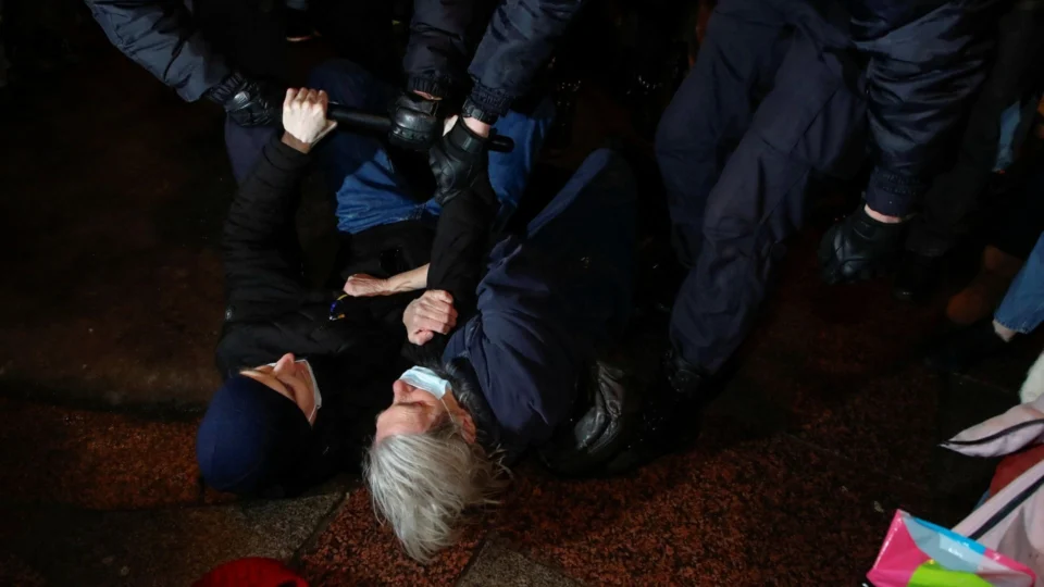 Aproximadamente 6 mil pessoas estão detidas na Rússia após quarto dia de protestos