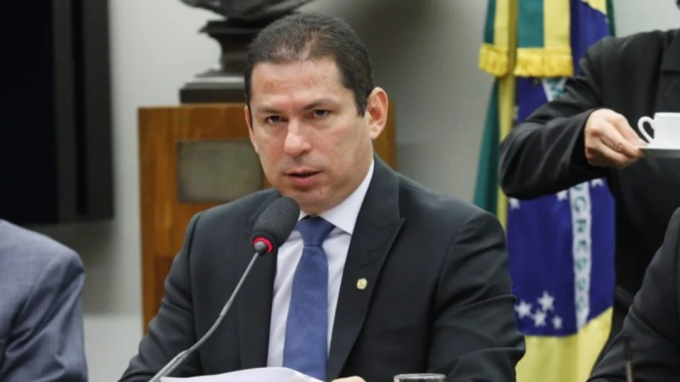Deputado Marcelo Ramos anuncia saída do PL após filiação  de Bolsonaro