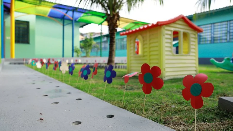 Sem vagas, quase 150 mil crianças estão sem creche em Manaus, diz MP