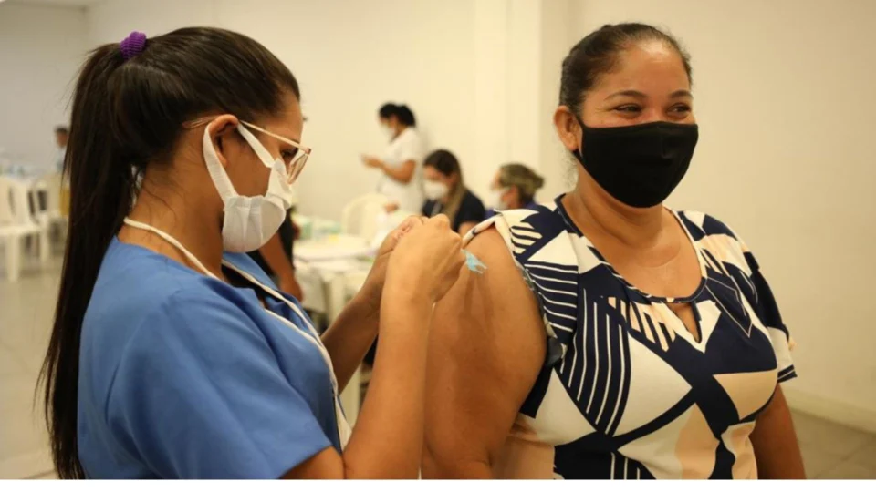 Mutirão supera 60 mil doses de vacinas aplicadas em Manaus