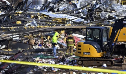 Tornados deixam mais de 90 mortos, nos EUA; busca por sobreviventes continua