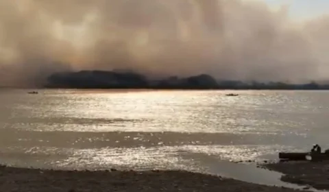 Cidade do pantanal é tomada por incêndio e prefeitura pede ajuda federal