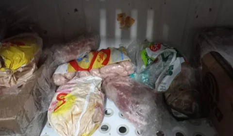 Mais de 790 Kg de de alimentos mal armazenados são apreendidos em supermercado de Manaus
