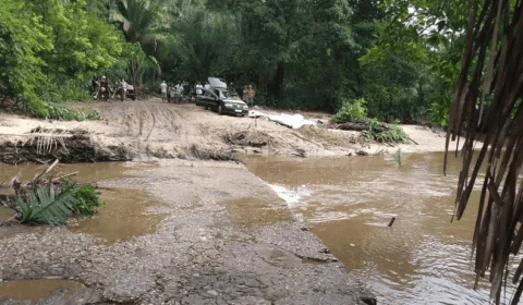 Tragédia: cinco pessoas da mesma família morrem após carro cair em córrego na volta do Réveillon, no Piauí
