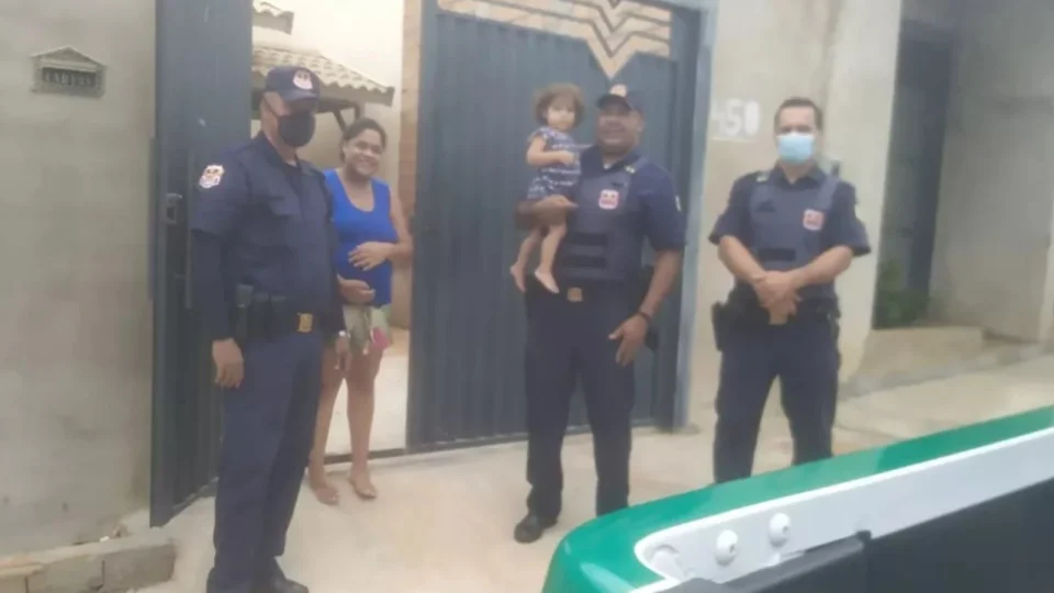 Cartinha de Natal encontrada no chão e pedindo cesta básica é atendida em Cruz das Posses, em SP