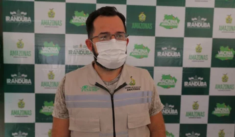 Enfermeiro comemora aniversário no mutirão de vacinas em Iranduba-AM