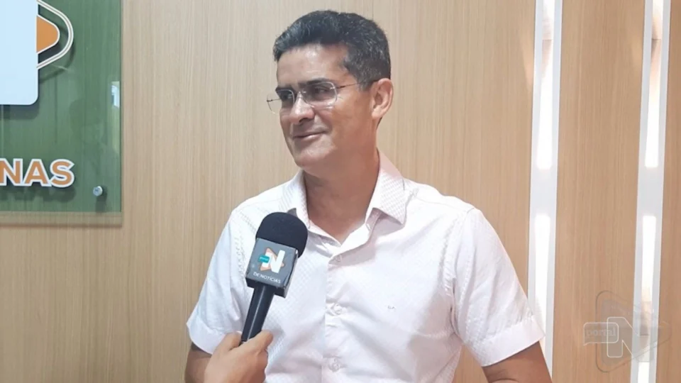 Próximo bimestre deve ter 24 bairros com ruas recuperadas, e 2022 com asfalto novo em 10 mil vias de Manaus, diz David Almeida