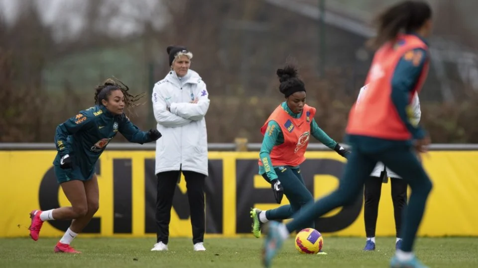 Brasil enfrenta Finlândia nesta terça no Torneio Internacional da França