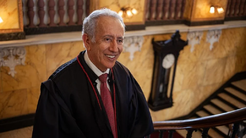 Desembargador Ari Moutinho participa de sua última sessão no TJAM