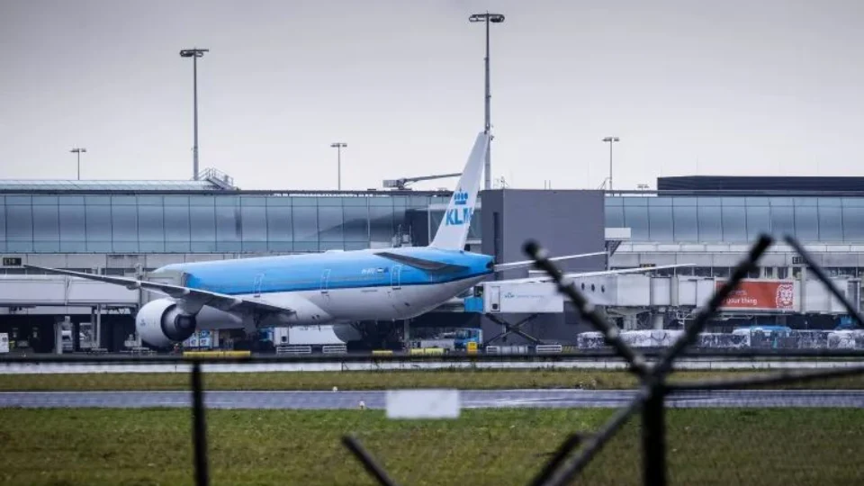 Companhia aérea holandesa suspende voos para Ucrânia