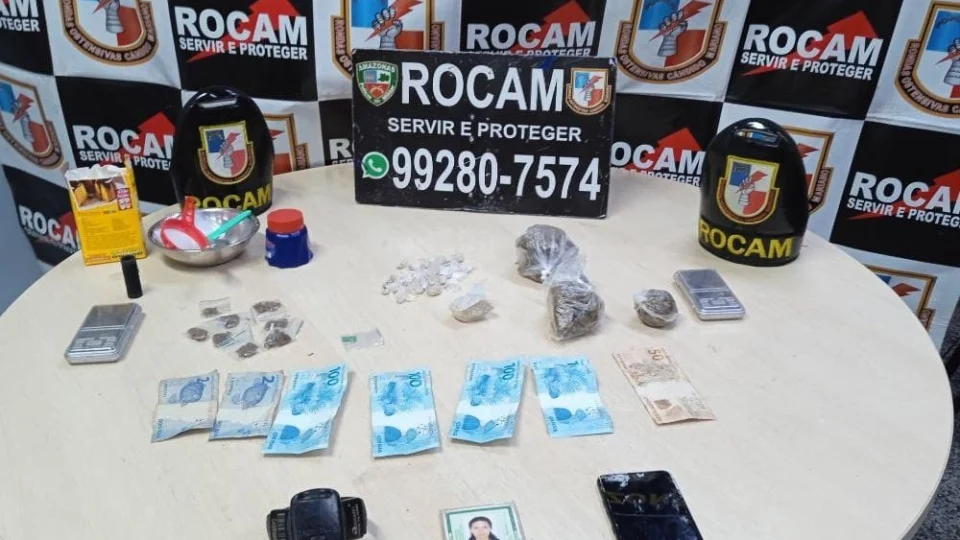 Polícia prende mãe e filho suspeitos de tráfico de drogas, em Manaus