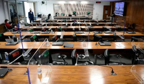 CPI da Pandemia deve votar convocações e quebra de sigilos nesta terça