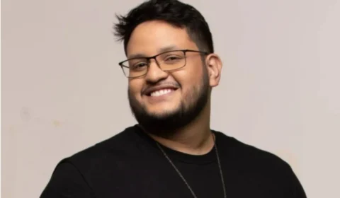 Cantor Maurílio segue internado em estado grave na UTI, mas apresenta melhora na respiração