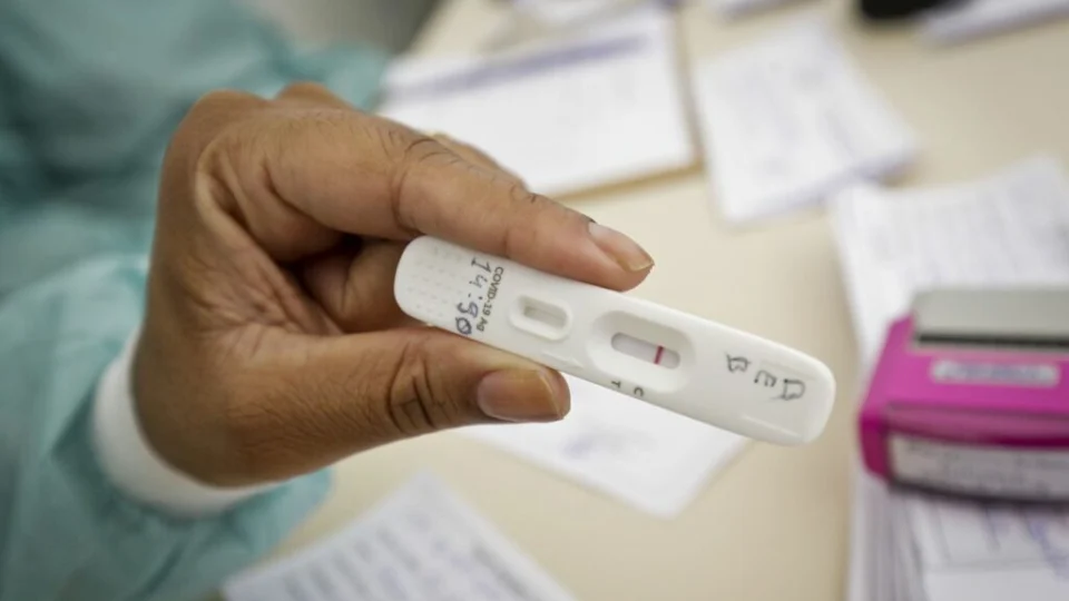 Anvisa concede primeiro registro de autoteste para Covid-19 no Brasil
