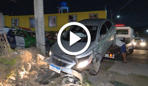 VÍDEO: bandidos capotam carro durante perseguição na Zona Norte de Manaus