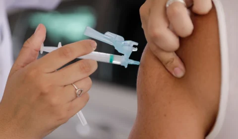 Mais de 189 mil pessoas ainda não tomaram a segunda dose da covid-19 no AM, diz FVS