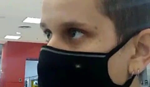 Mulher denuncia invasão de provador da Renner, após segurança dizer que ela era homem