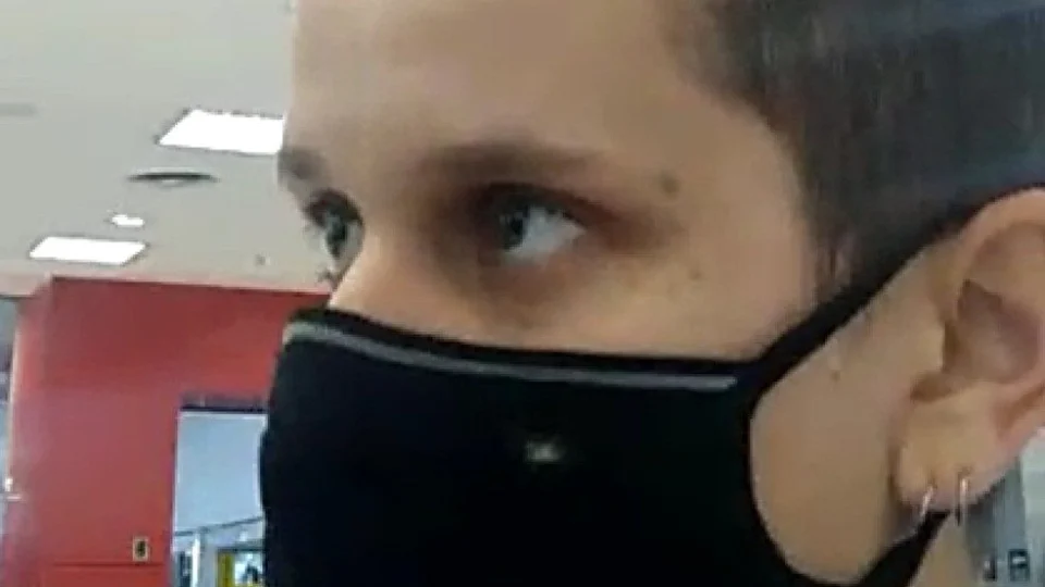 Mulher denuncia invasão de provador da Renner, após segurança dizer que ela era homem