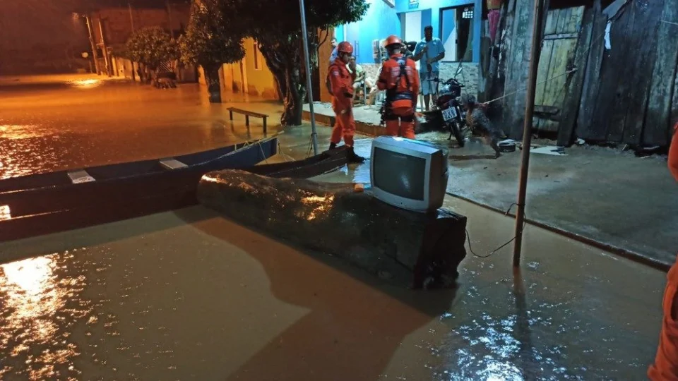 Chuvas na Bahia: número de mortos sobe para dez; 51 cidades estão em situação de emergência