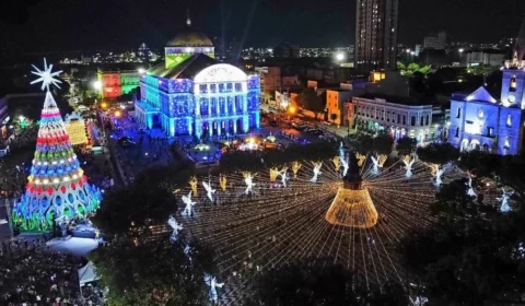 Luzes, cores, fogos e emoção marcam o lançamento da decoração de Natal no Largo São Sebastião, em Manaus
