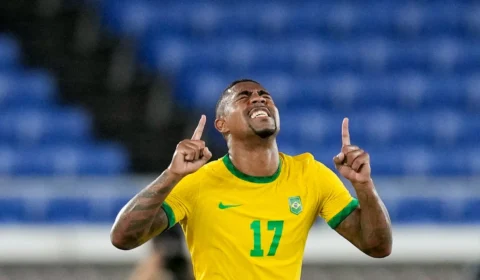 Brasil vence Espanha e conquista o ouro no futebol masculino