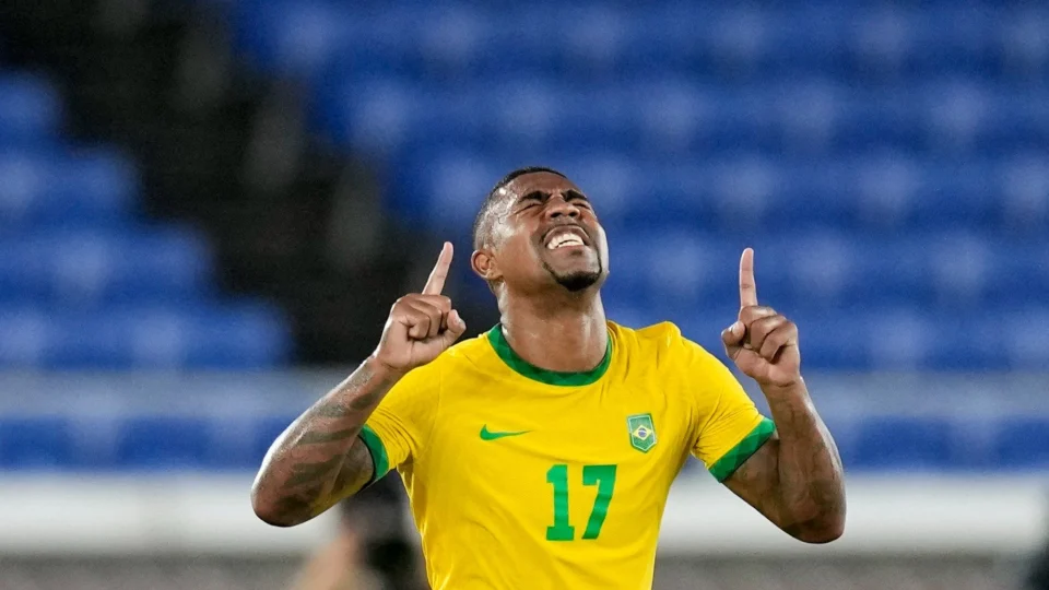 Brasil vence Espanha e conquista o ouro no futebol masculino