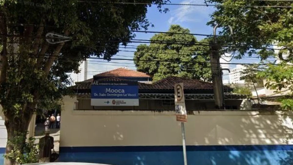 Homem invade posto de saúde, mata ex-companheira a tiros e tira a própria vida, em São Paulo