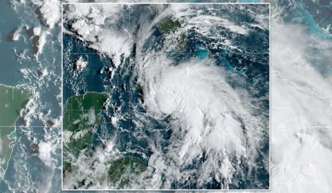 Furacão Ida deve chegar aos Estados Unidos neste fim de semana