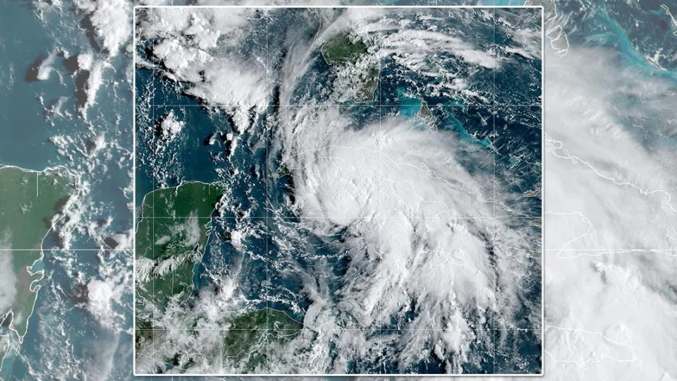 Furacão Ida deve chegar aos Estados Unidos neste fim de semana
