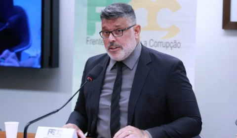 Projeto de lei prevê colocação de painéis em estações rodoviárias com vagas de emprego