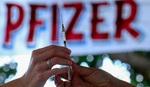 Ministério da Saúde recua e volta a liberar vacinação de adolescentes