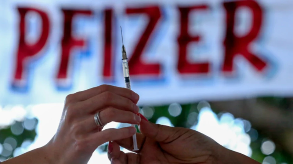 Ministério da Saúde recua e volta a liberar vacinação de adolescentes