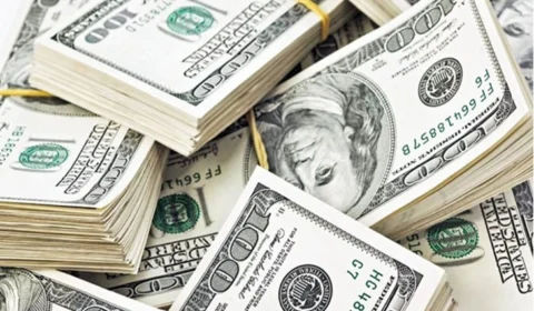 Dólar vai a R$ 5,71 e alta no ano já chega a 10%