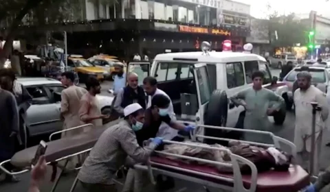 Estado Islâmico-K assume atentado em Cabul com dezenas de mortos