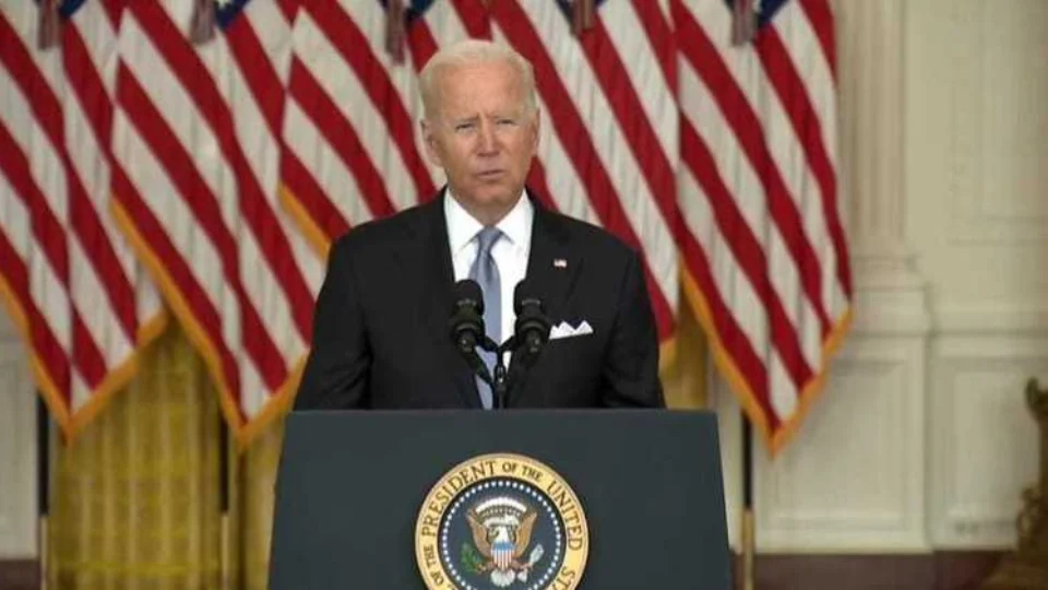 Biden afirma que vai retirar todo americano que quiser sair do Afeganistão