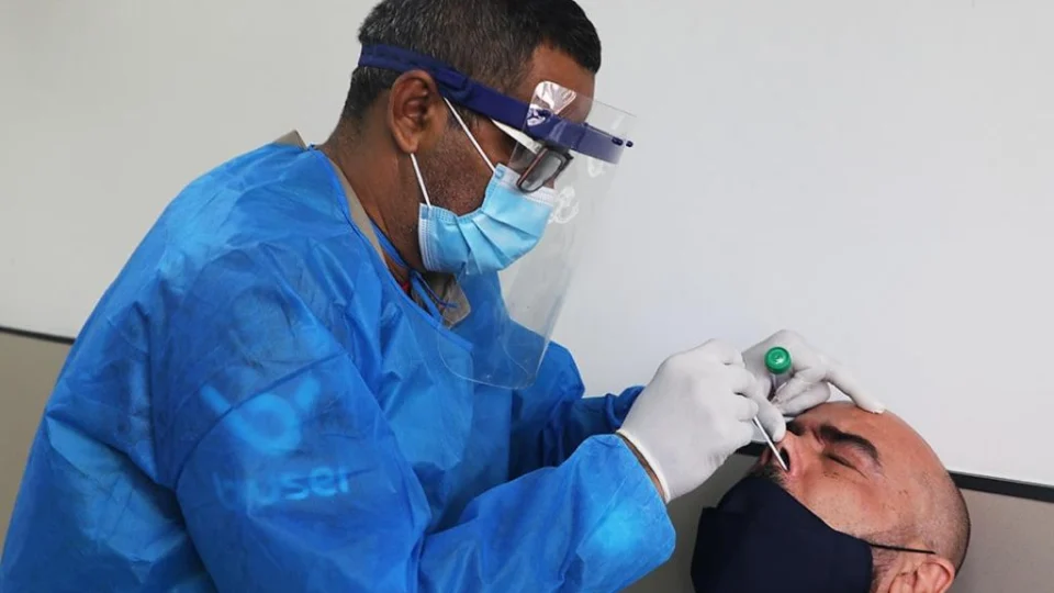 Mais de 20 casos da Covid-19 já foram detectados no aeroporto de Manaus