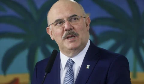Ministro da Educação visita Manaus e cita polêmicas recentes