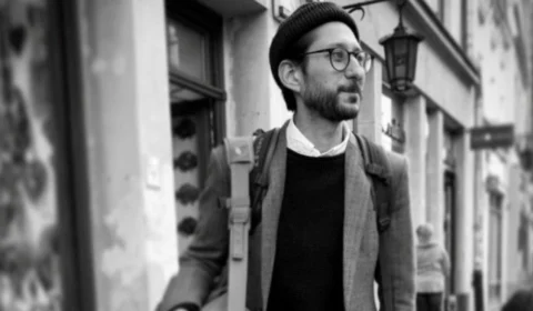 Após condenação de prisão, Mianmar liberta jornalista americano acusado de incitar protestos no país