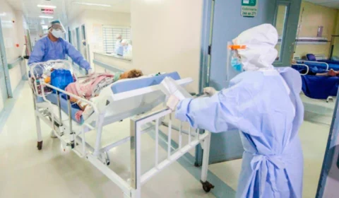 Dos 266 pacientes internados com Covid-19 em Manaus,  143 não tomaram nenhuma dose da vacina