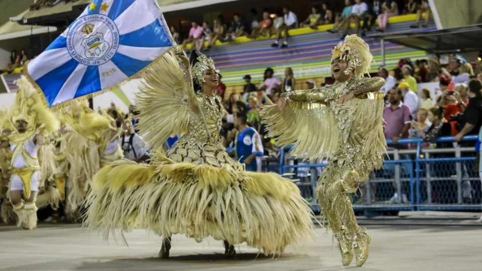 Projeto proíbe festividades do Carnaval no País em 2022, devido pandemia de Covid