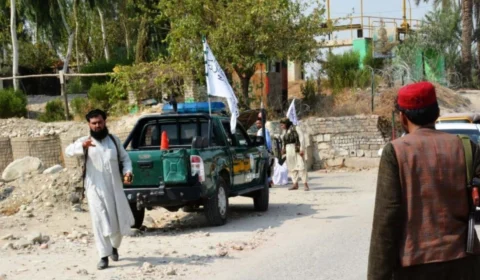 Veículo de talibãs é atacado no Afeganistão