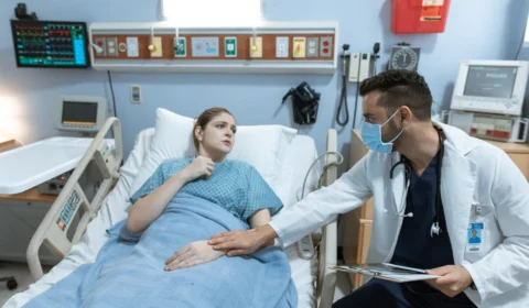 Curso on-line capacita estudantes e profissionais em assistência à saúde mental