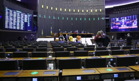 Texto-base do projeto de privatização dos Correios é aprovado na Câmara